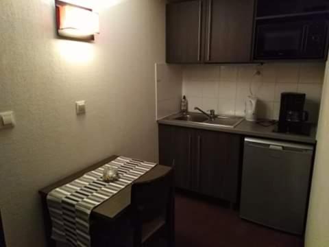 Studio Privatif Dans Hotel Residence Nimes Gare Ngoại thất bức ảnh